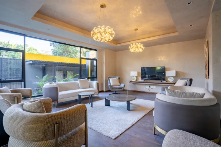 Wilma Exterior & Amenities